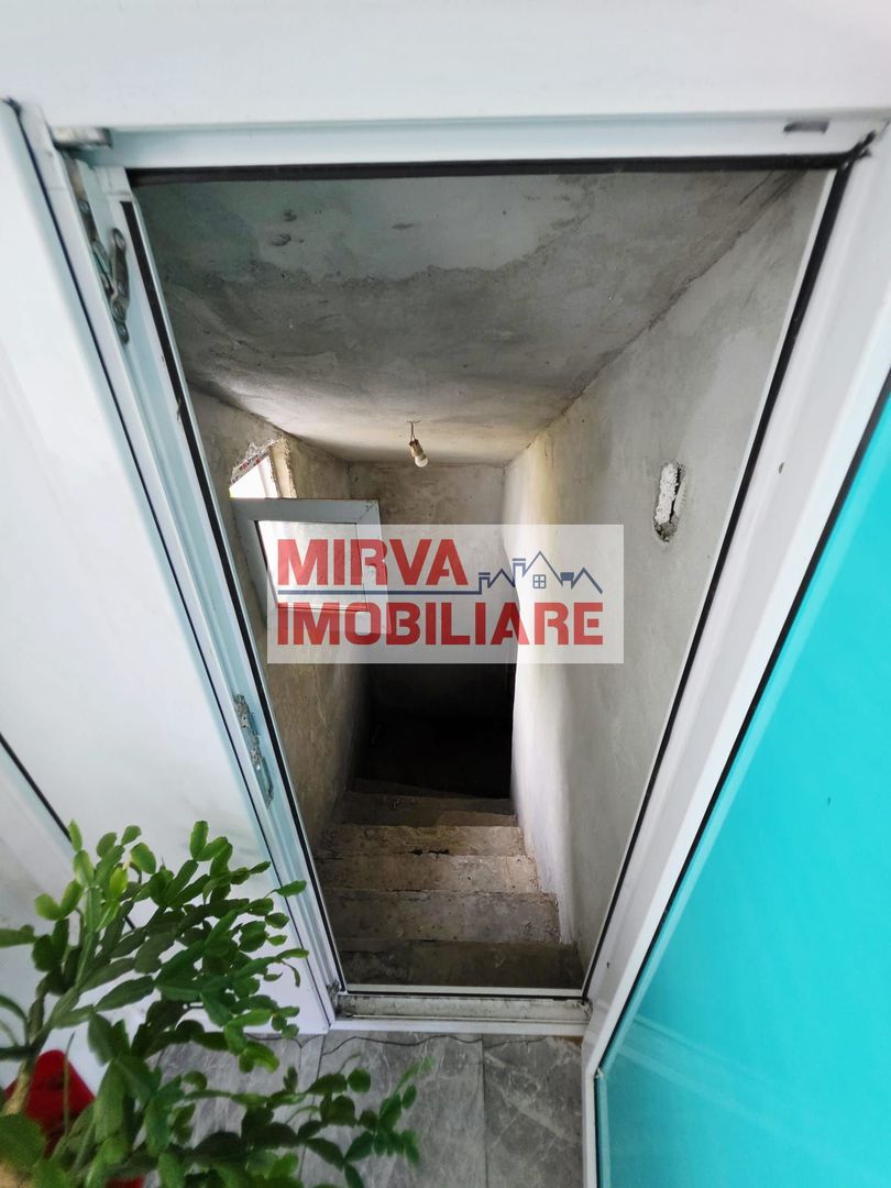 🏡 Casă renovată cu 6 camere, teren 557 mp – Berceni, Prahova - Poză 32
