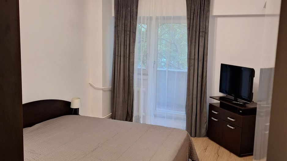 Apartament cu 2 camere , zona piata centrala - Poză 2