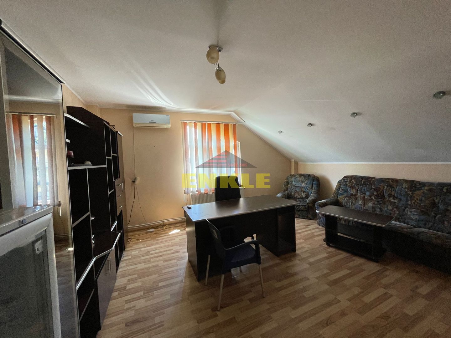 De vânzare: Hală industrială cu anexă birouri/apartament - Poză 2