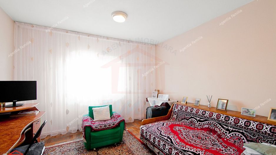 Vand/schimb apartament 4 camere, Micro 17, 98 mp, 120.000 EURO - Poză 4
