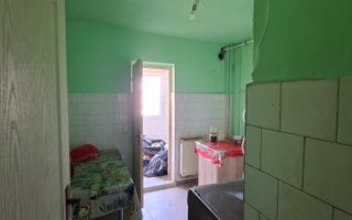 Apartament 3 camere -  decomandat - Zona Lipovei - Poză 3