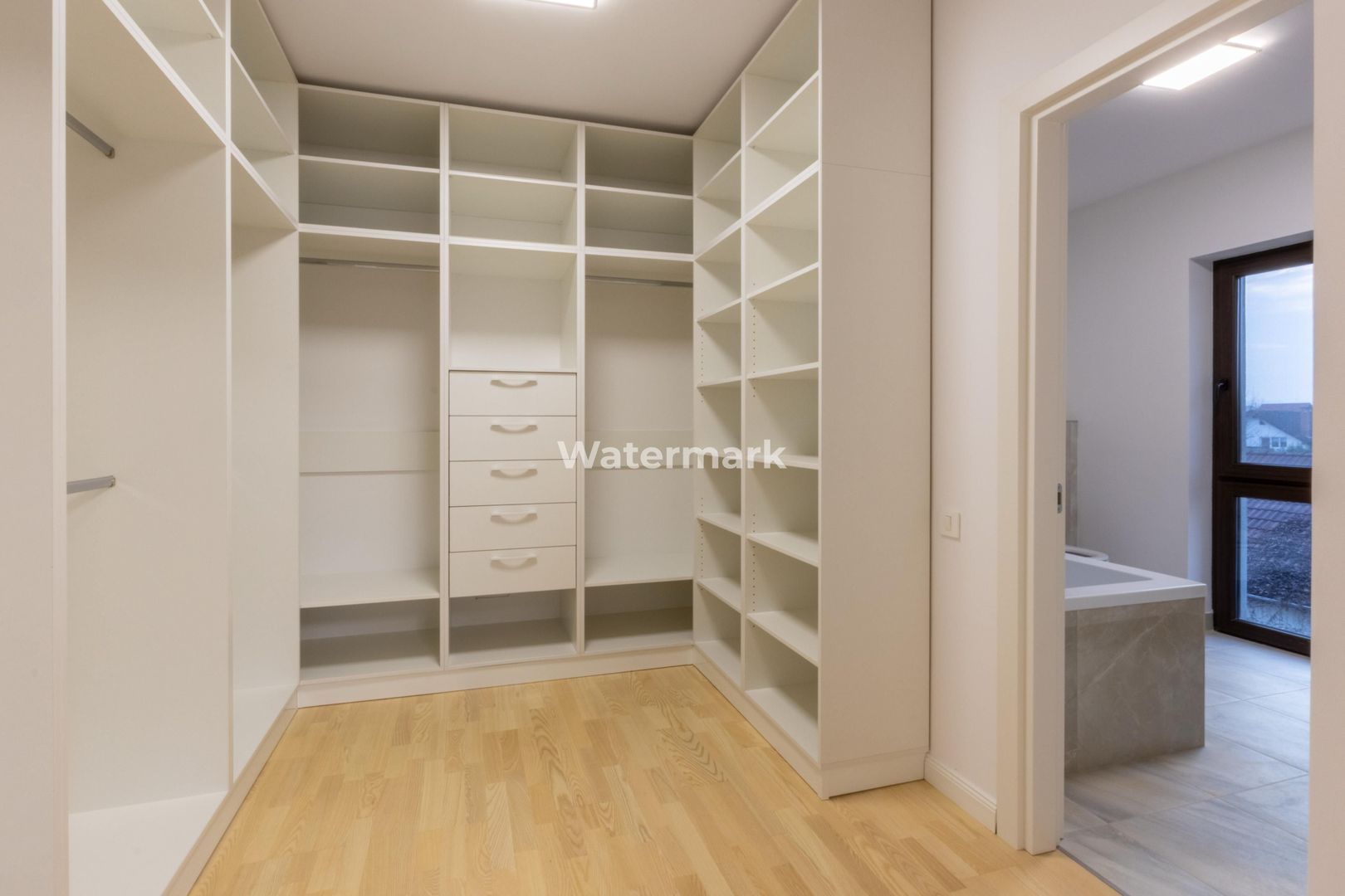 Apartament cu 4 camere de închiriat în zona Alexandru cel Bun - Poză 15