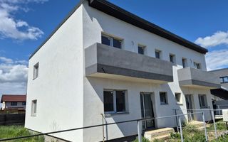 Casă / Vilă patru camere, curte proprie 250 mp, stil Duplex - Poză 2