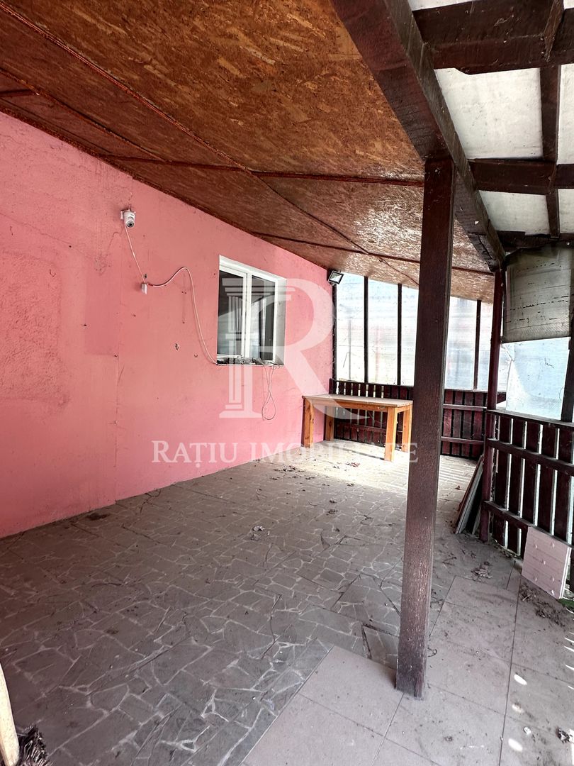 Casa cu anexe si pivniță | Teren intravilan generos | Sannicolau Roman - Poză 2