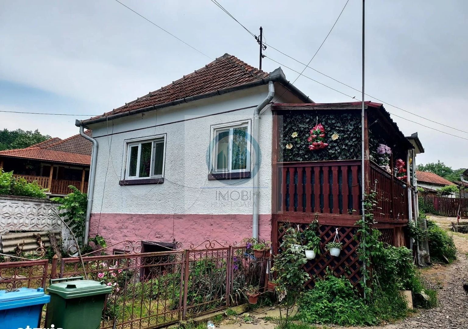 Casa renovata cu teren 7000mp la 19 km de Deva – Sat Nojag, Hunedoara - Poză 1