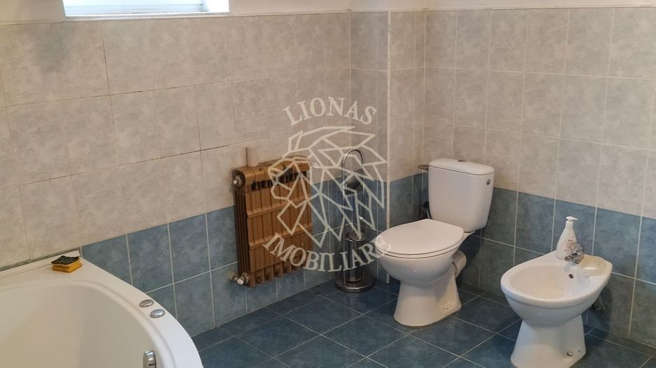 Oportunitate investitie! Casa 420 mp+balcoane-terasa 28 mp-Zavoaie - Poză 4