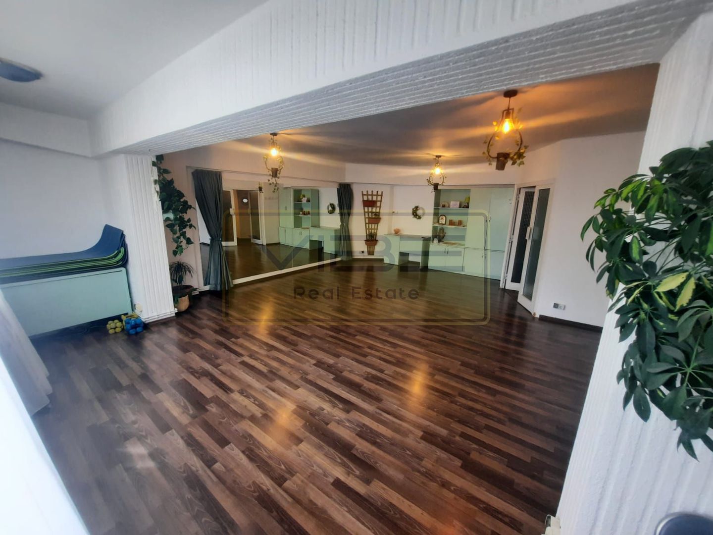 Spatiu 140mp- Posta Pacurari- parter+ mezanin - la Bulevard ! - Poză 2