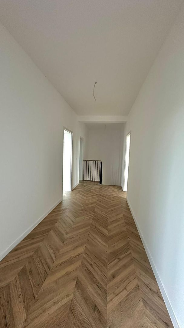 Calitate si spatiu generos! Duplex cu 5 camere - Poză 14