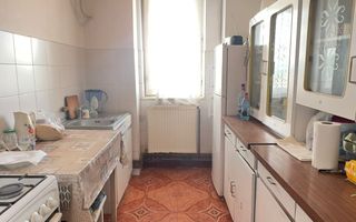 Apartament cu 3 camere decomandat - Poză 6