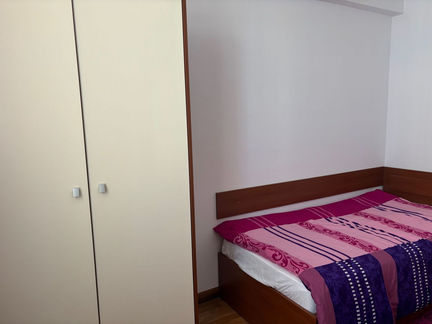 Apartament mobilat cu parcare subterana si lift - Poză 13