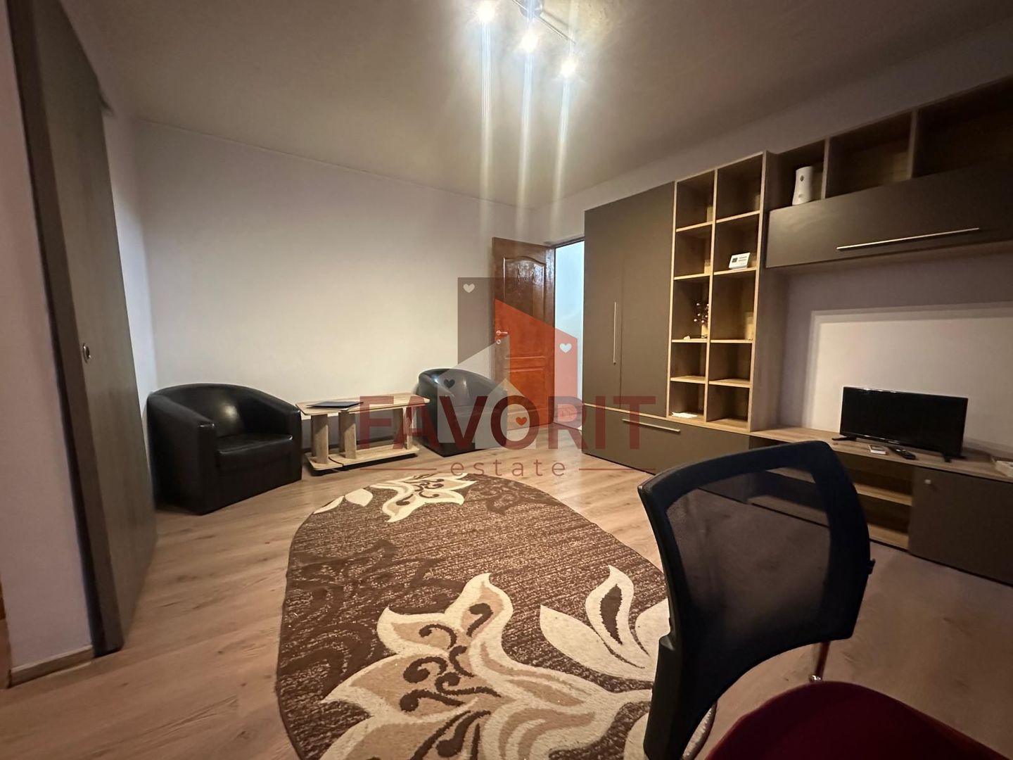 2 camere | etaj 1 | centrala proprie | mobilat si utilat | zona excelenta | - Poză 2