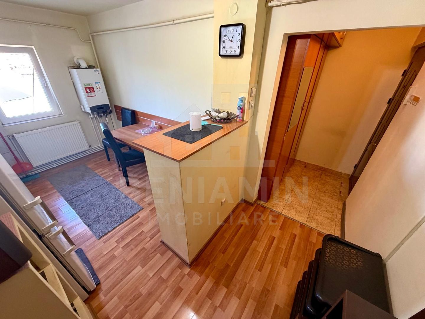 Apartament doua camere - centrala termica - Kaufland Craiovita etaj 3 - Poză 7