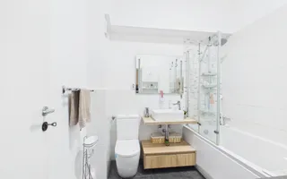Apartament cu 3 camere de vanzare, centrala proprie - Mihai Bravu - Poză 13