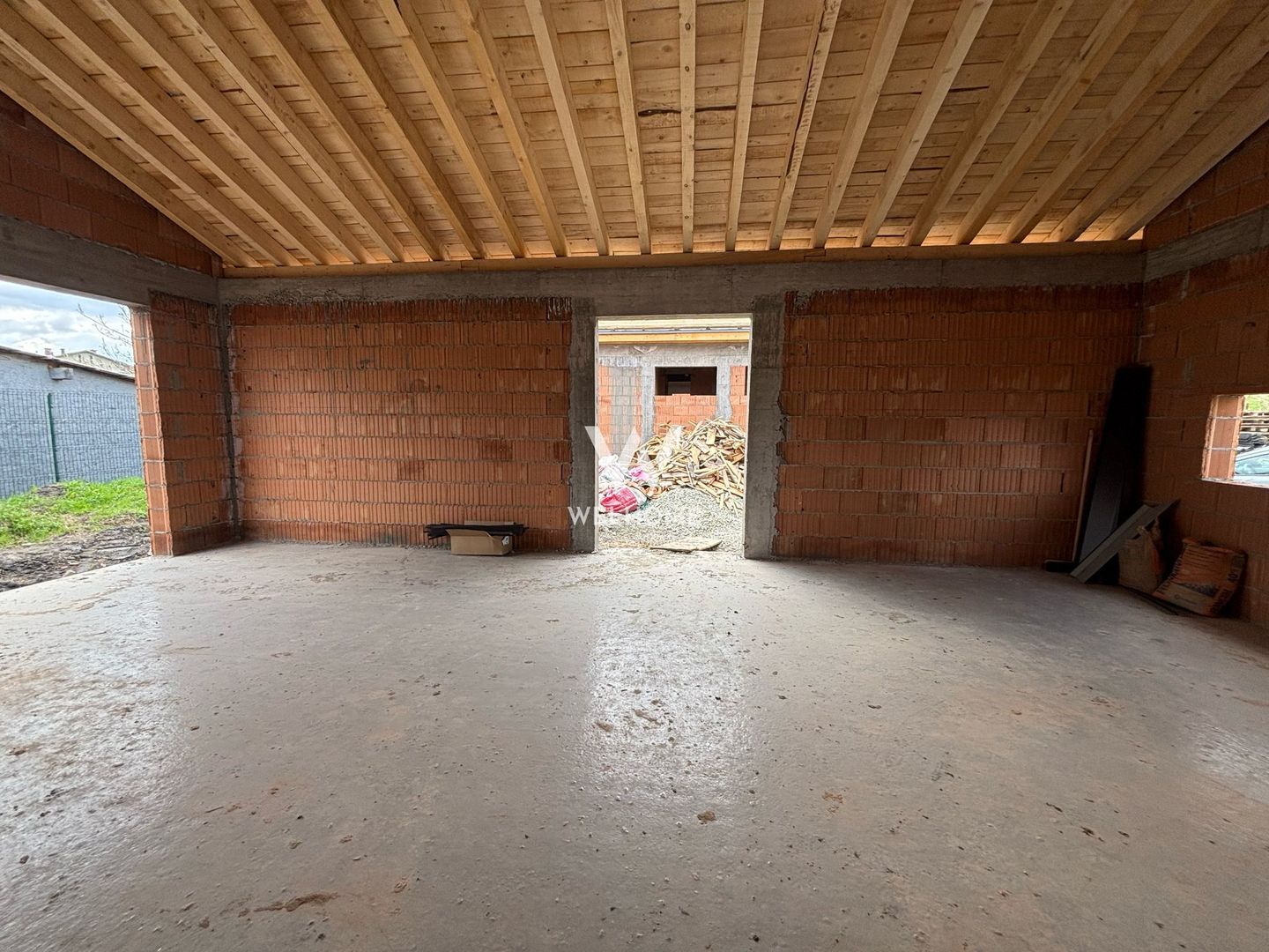 Casa spatioasa PE UN NIVEL in Sura Mica-Sibiu - Poză 3