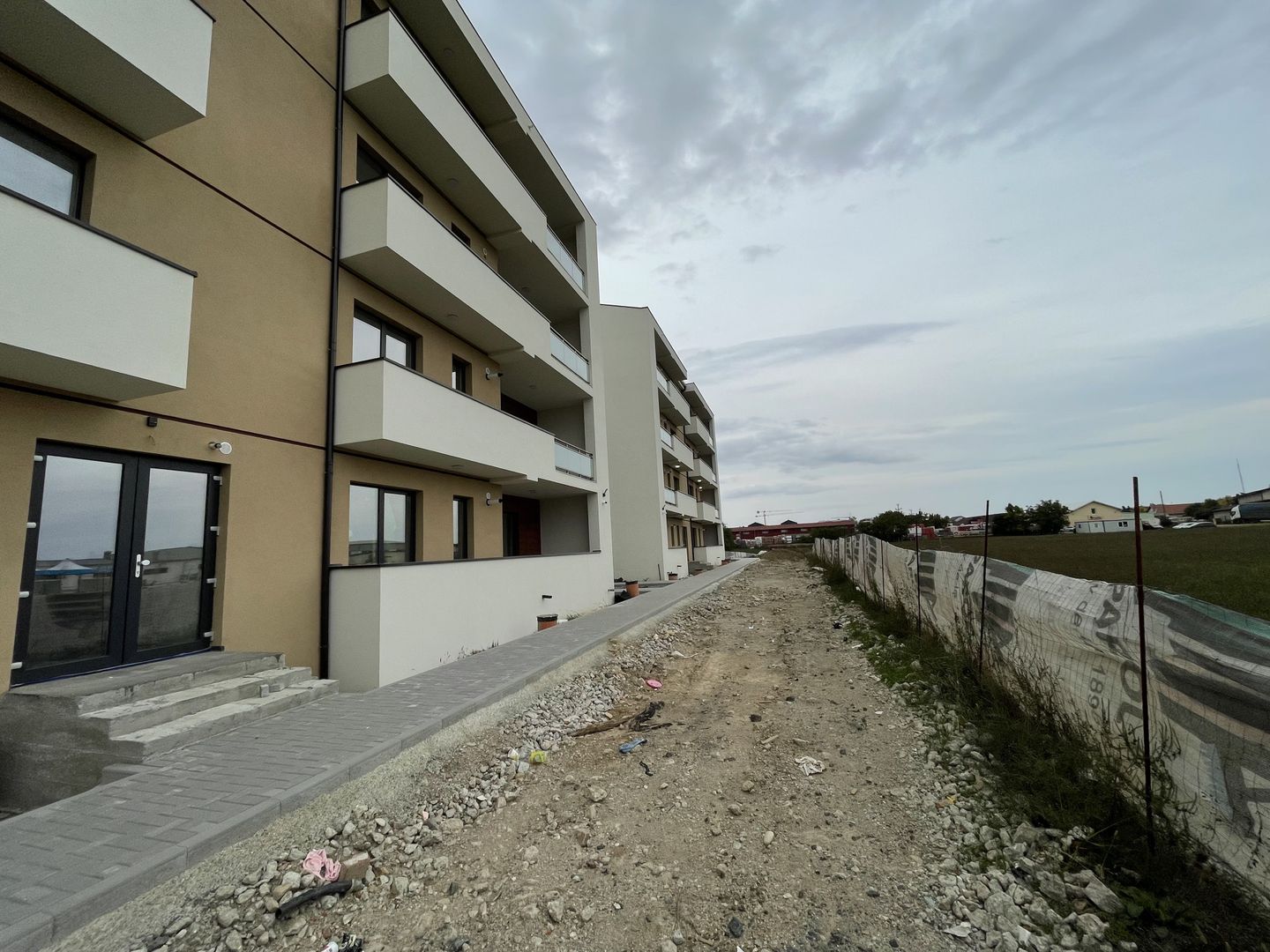 Apartament cu terasa de 15mp, decomandat, 2 camere, 52.8 mp - parter - Poză 6
