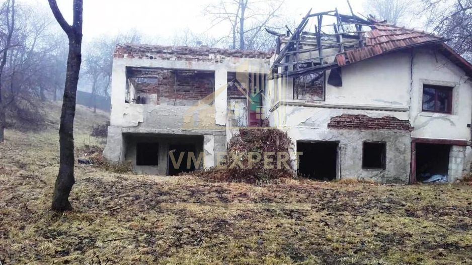 TEREN INTRAVILAN 3270 MP, CAMPULUNG - Poză 1