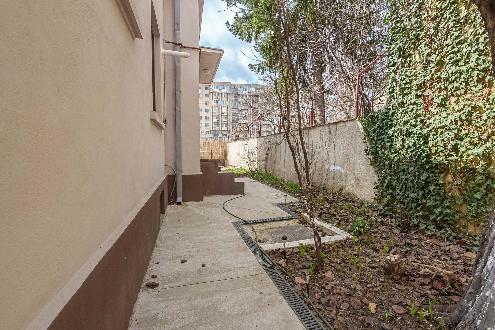 Piata Muncii - Decebal, casa 87 mp totali, 179 mp curte libera, - Poză 10