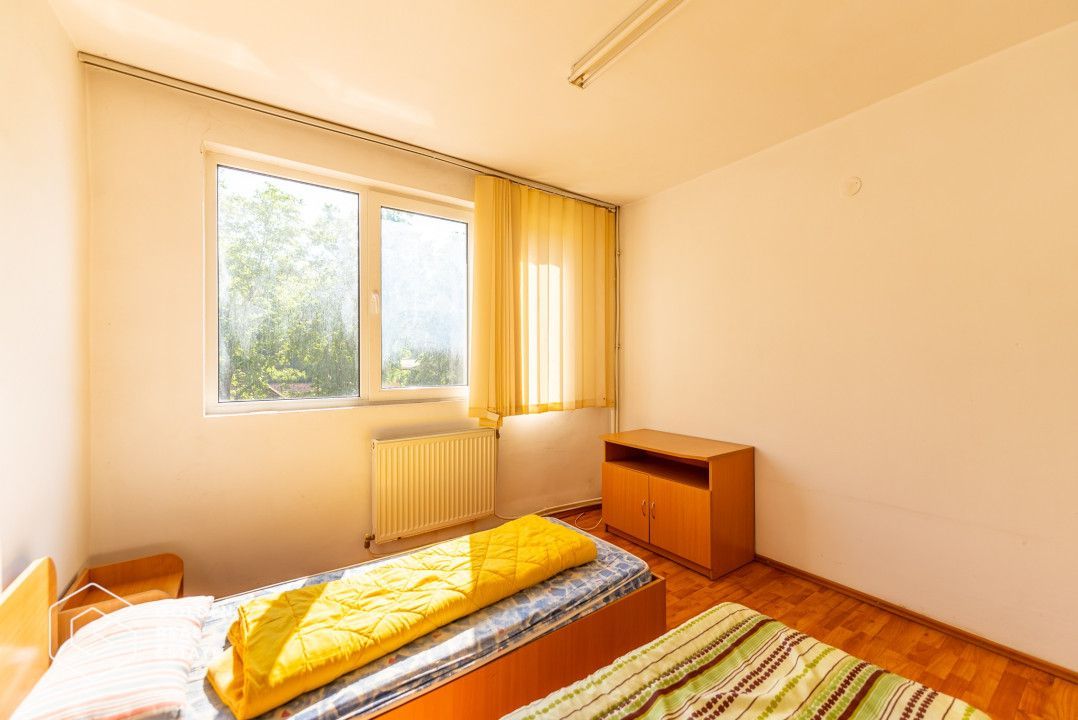 Cladire cu 24 camere, langa Castelul Regal Savarsin - Poză 13