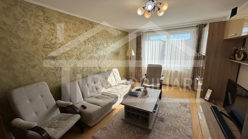 Apartament cu 3 camere, 70 mp, decomandat, Zona Diamant - Poză 1
