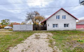 Casa 3 camere P+M în Munar, la 25 km de Arad - COMISION 0% - Poză 1