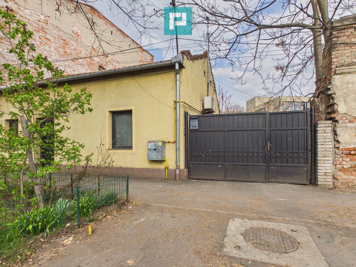 Apartament la curte comună pe strada Mărășești - Poză 2