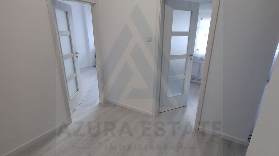 Apartament complet renovat 2 camere si bucatarie inchisa zona Rahovei - Poză 1