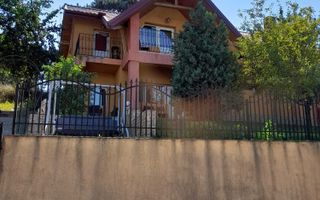Vilă de închiriat în Bucium, vis-a-vis de Lidl – 4 camere, mobilată, 800 euro/lună - Poză 2