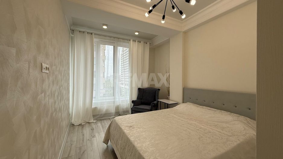 Apartament cu 2 dormitoare si living chiar in centrul Chișinăului - Poză 9