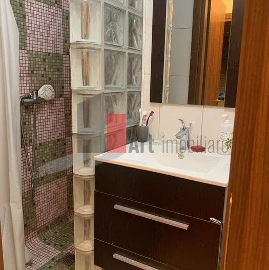 2 Camere Sala Palatului - Poză 4