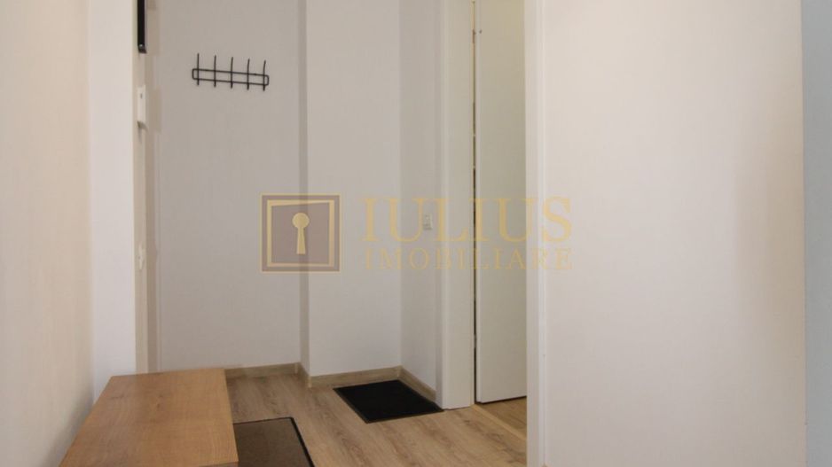 Vivalia -Take Ionescu; loc de parcare - Poză 10