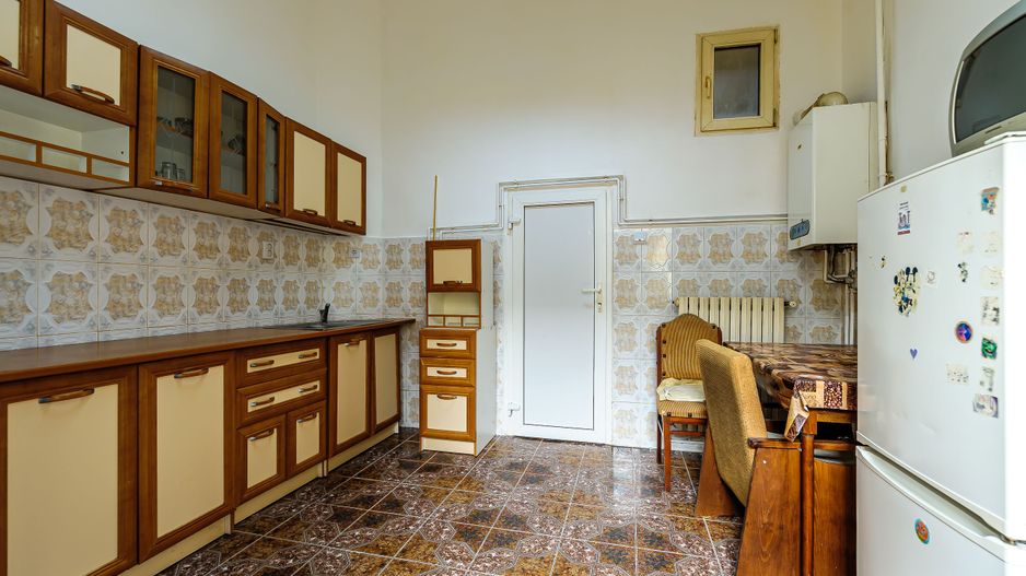 Apartament cu două camere central. - Poză 4