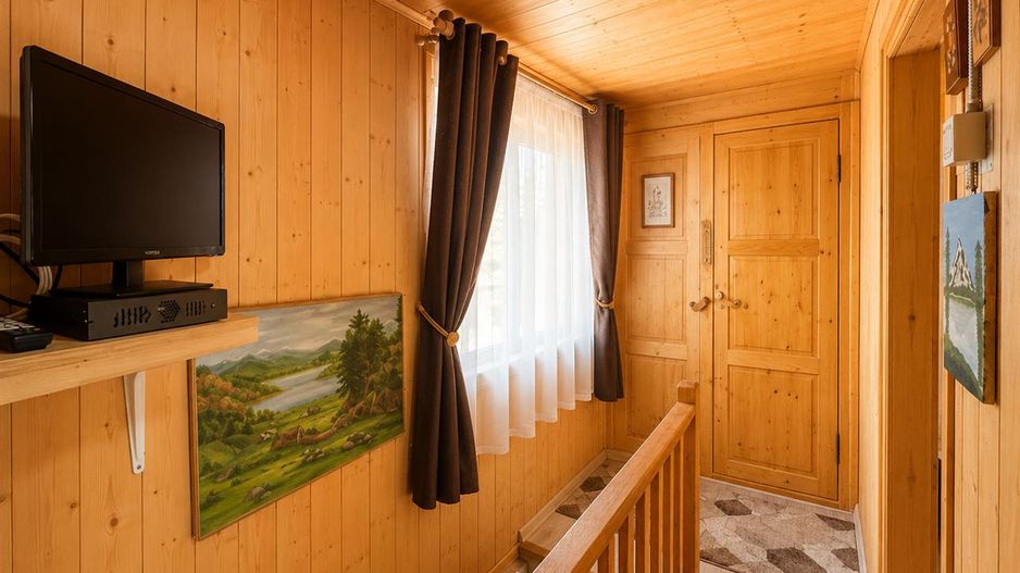 Cocheta casuta,mobilata,accesorizata, garaj,gradina,foisor,Lunca Bradului,Mures - Poză 3
