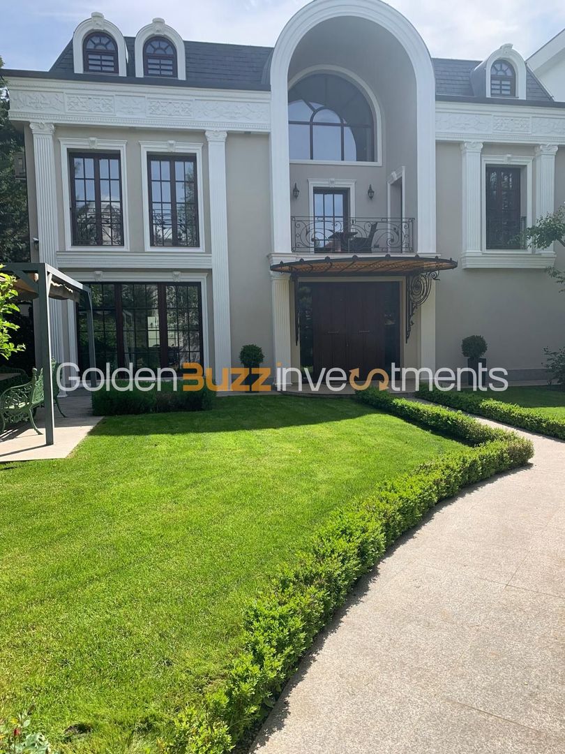 Vilă Individuala spațioasă | Locație premium - Poză 3