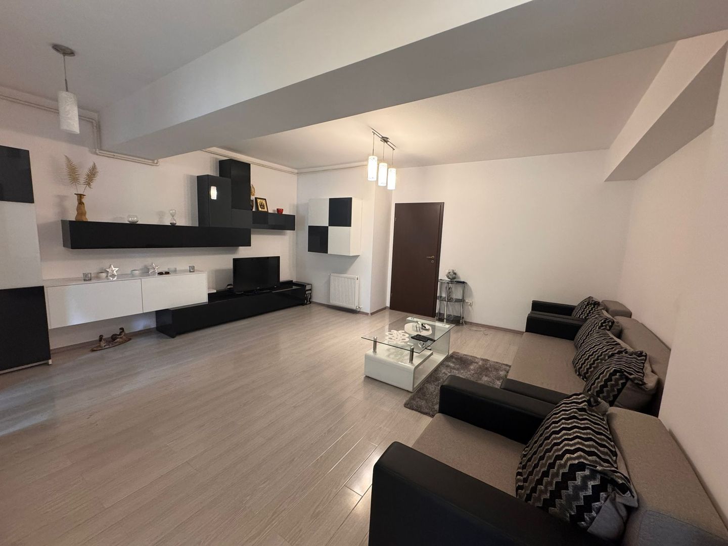 Prelungirea Ghencea 2 Camere Cartierul Latin 72 mp Centrala 1/8 - Poză 1