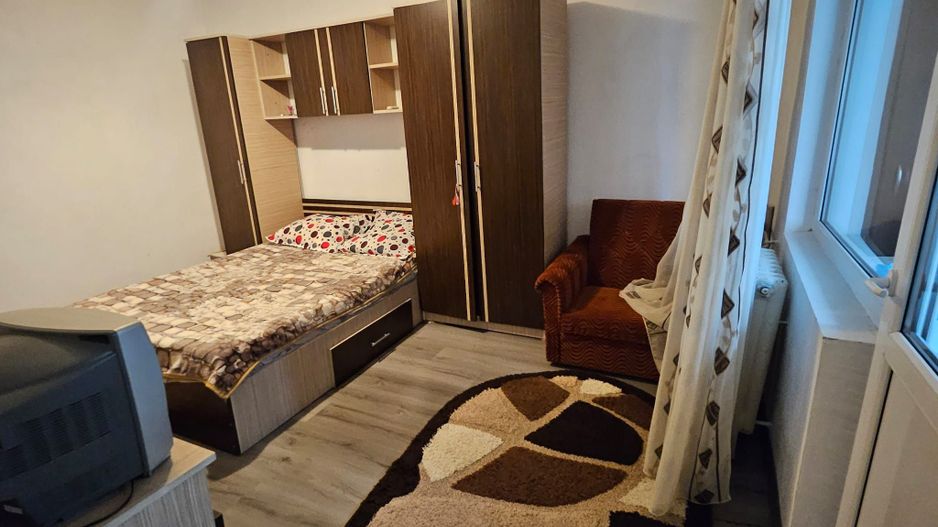 vand garsoniera zona Crihala, etaj 1 - Poză 6