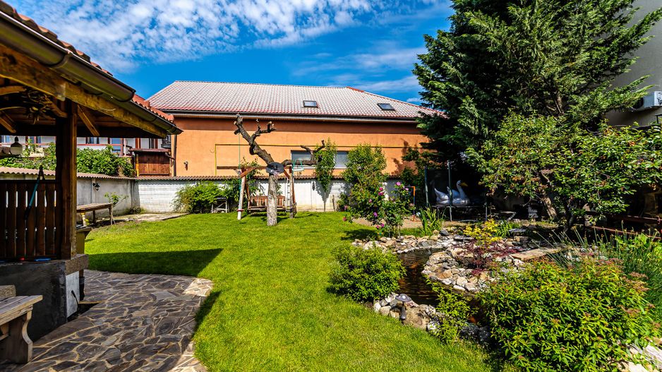 Oază de verdeață în Arad, cartier Pârneava. - Poză 15