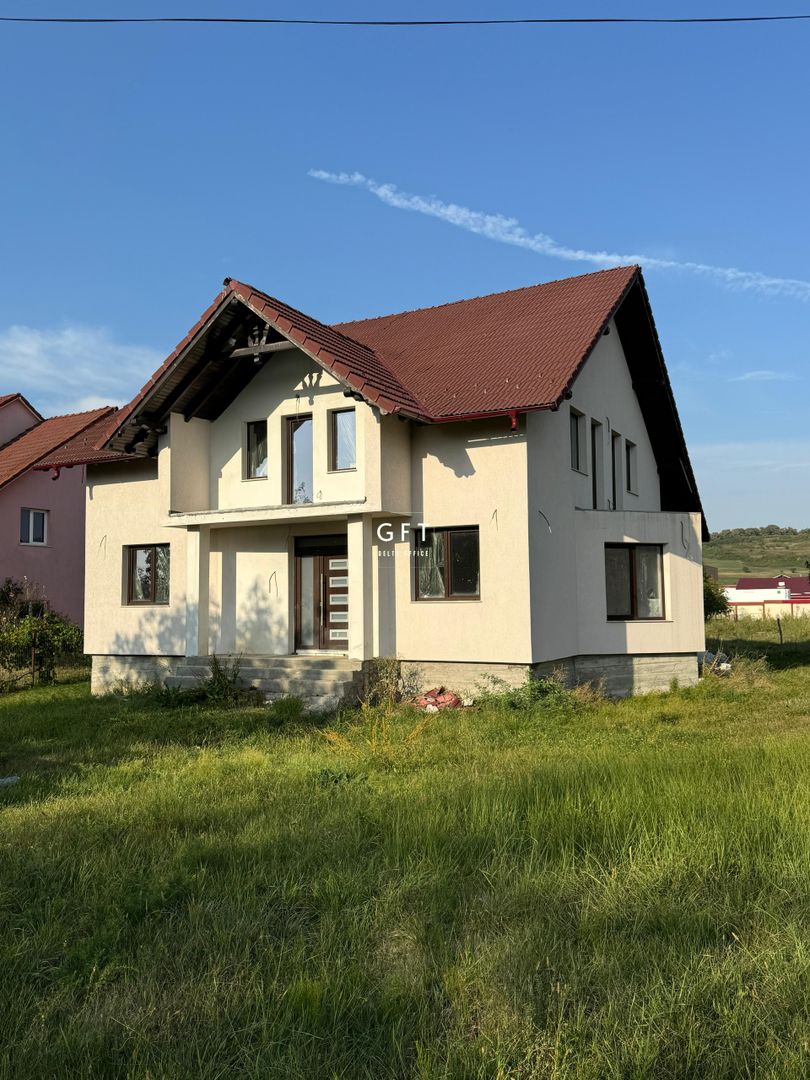 Casa de vanzare la Orheiul Bistritei si teren de 24 de ari - Poză 2