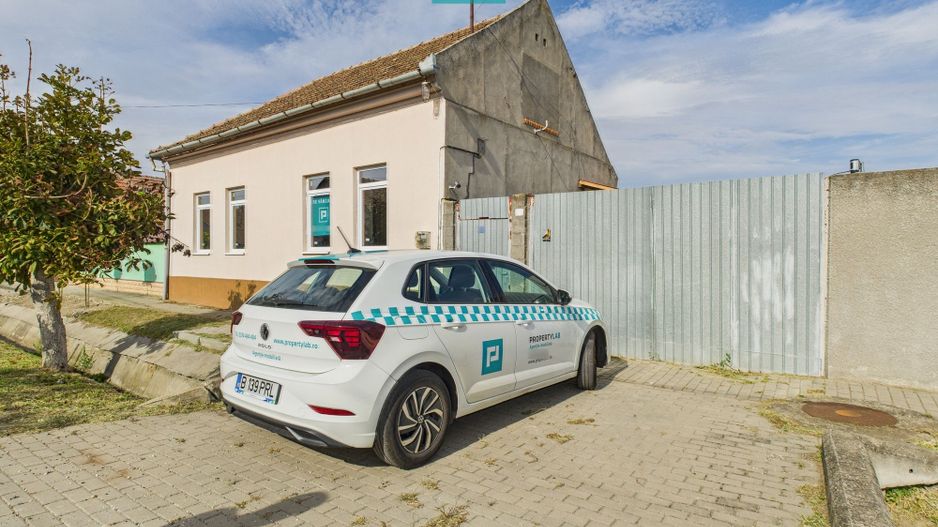 Casă spatioasă și solidă în Pecica - Poză 2