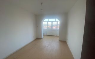 Apartamente de vânzare Lugoj , trei camere, zona Central - Poză 1