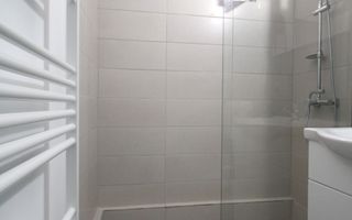 Piata 700; centrala proprie, la prima inchiriere dupa renovare. - Poză 9