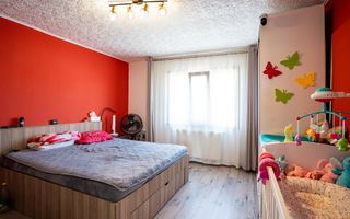 Apartament la casa cu curte proprie pe Ion Bogdan - Poză 1