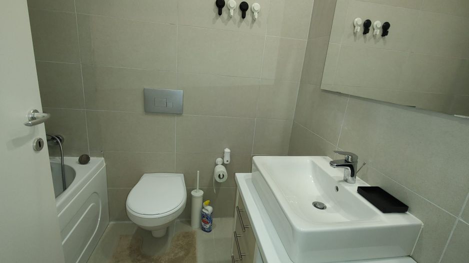 Apartament 2 camere vedere piscina Cosmopolis - Poză 19