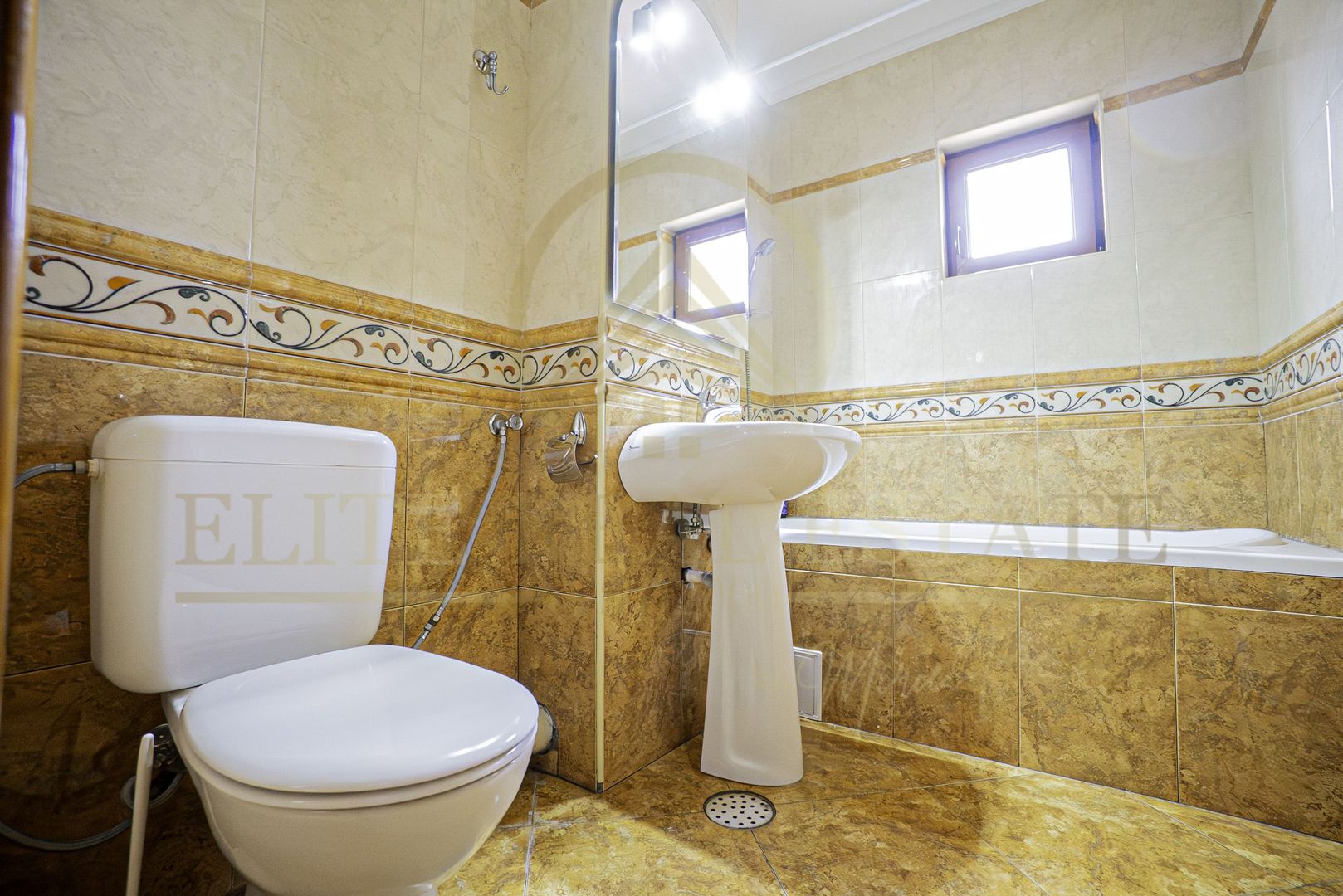 Pensiune/Aparthotel in Faleza Nord, 11 camere, Investitie cu potential - Poză 16