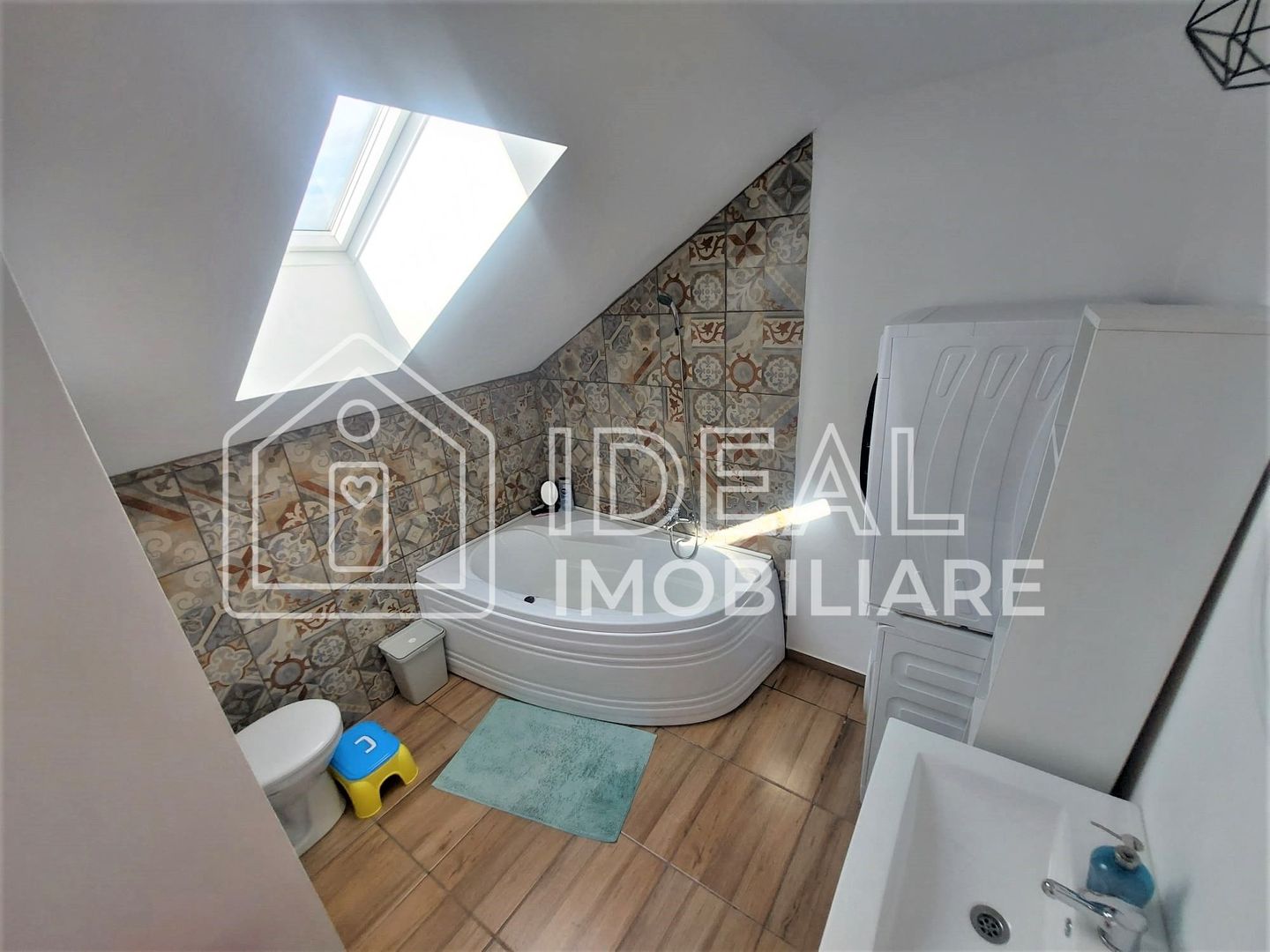 Apartament cu 4 camere in Selimbar, zona Pictor Brana - Poză 10