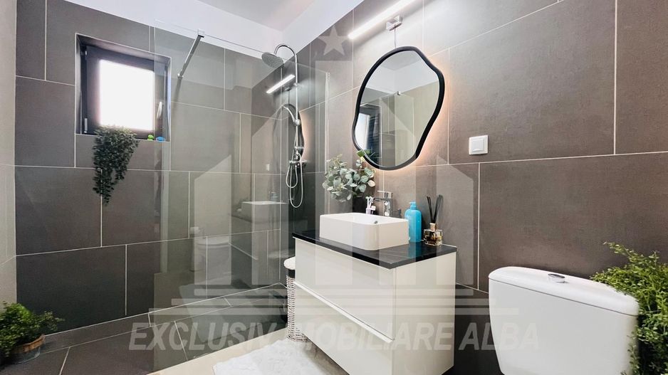 Apartament cu 3 camere, Bloc Nou, Lipoveni - Poză 6