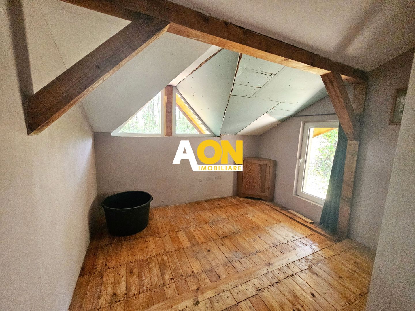 Casa tip cabana de vacanta, 5 camere, 2300 mp teren, zona Schit - Poză 16