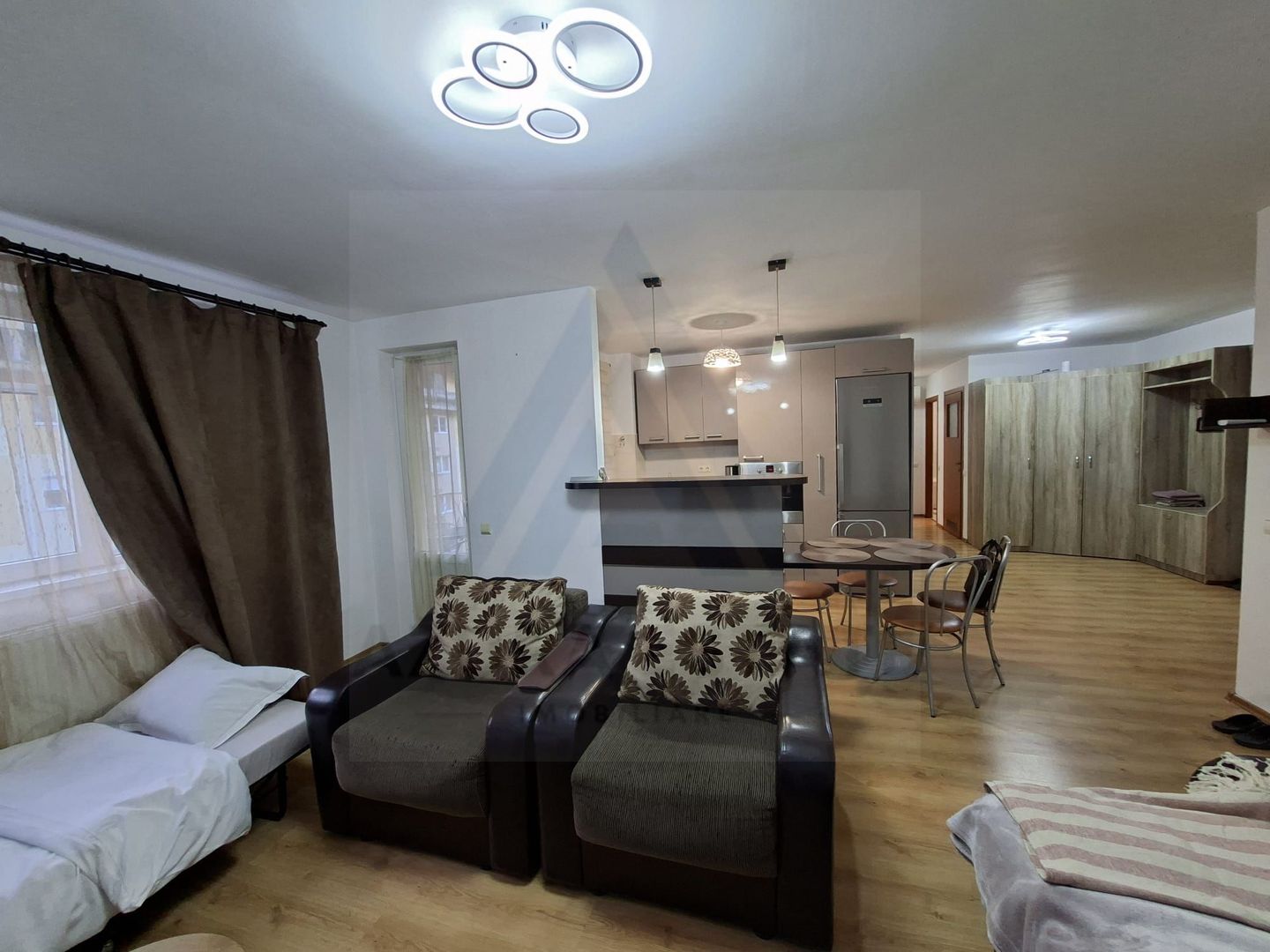 Apartament modern 3 camere 2 bai si parcare subterana in zona Rahovei - Poză 7