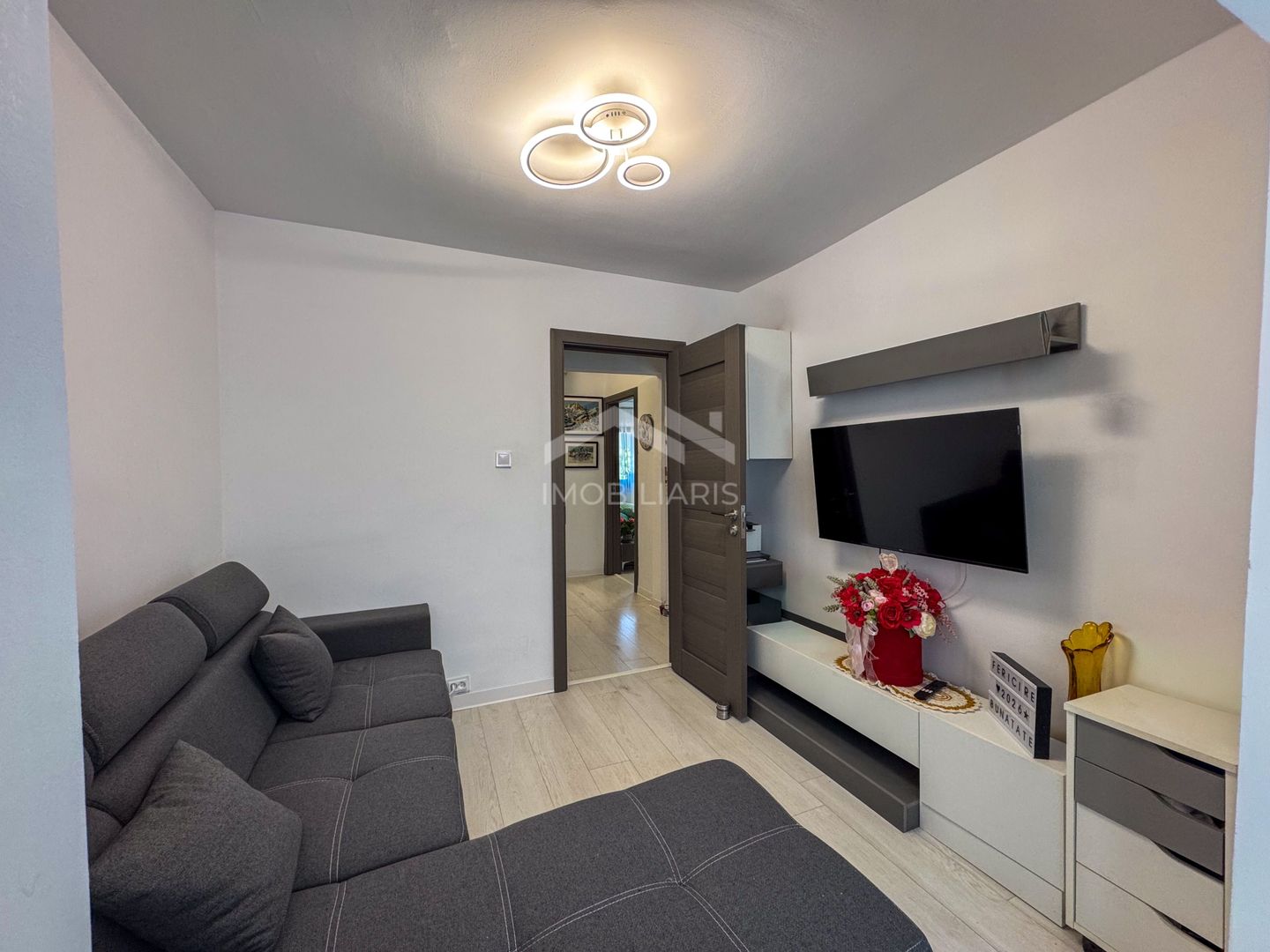 Apartament 3 camere de vanzare - modernizat 2024 - Poarta 6 - Poză 6