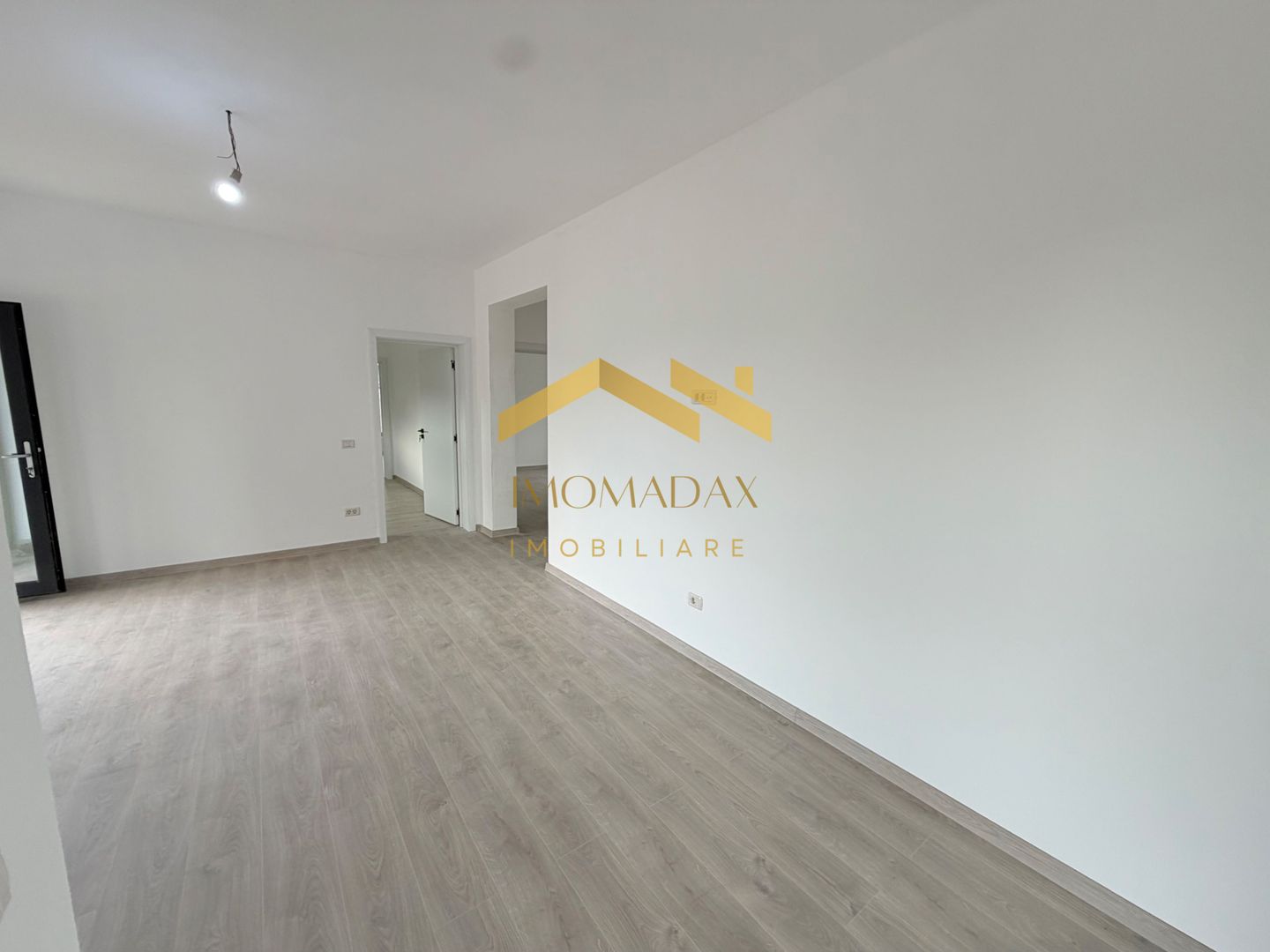 Sanmihaiu Roman-3 Camere-Toate Utilitățile - Poză 3