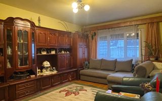 Apartament cu 3 camere  | Etaj intermediar | Calea Aradului | Oradea - Poză 1